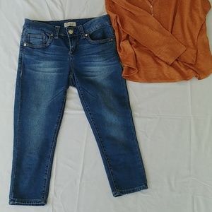 Seven7 brand, Capri denim jeans